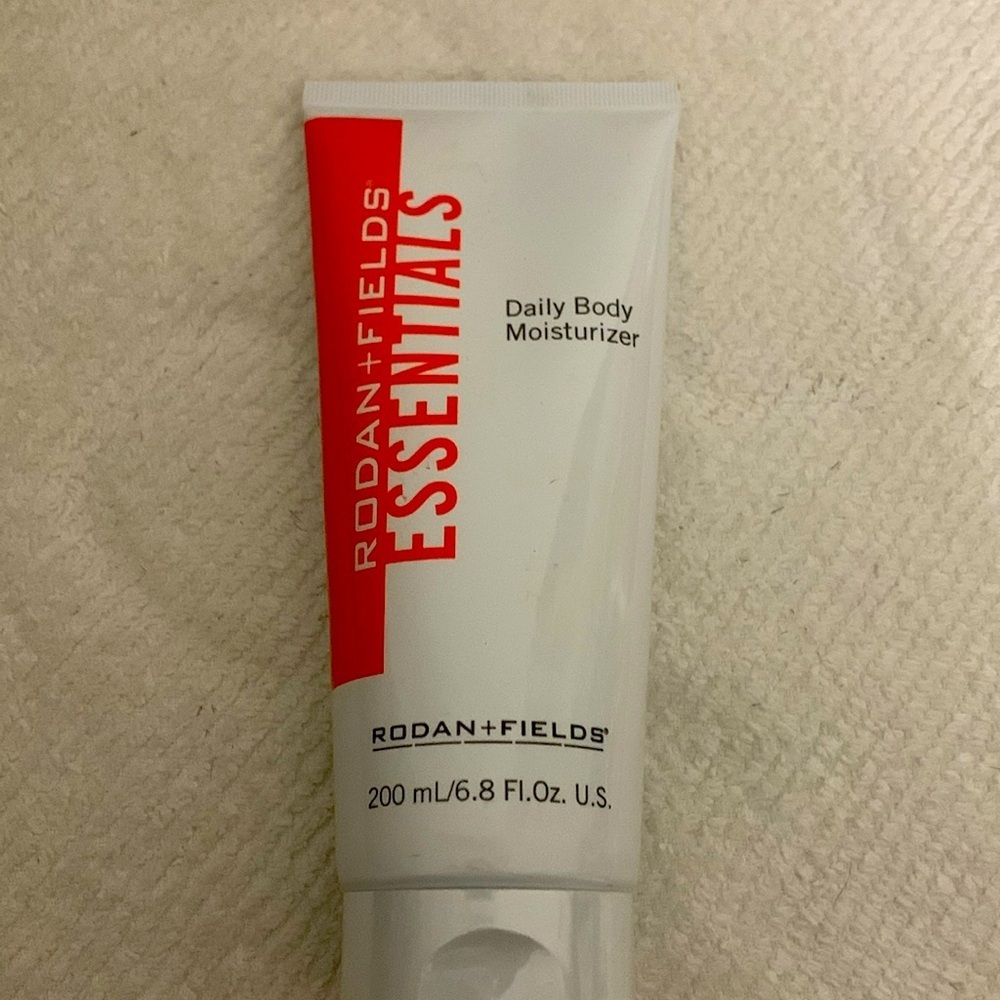 Rodan+Fields Essentials, Daily Body Moisturizer, NWT